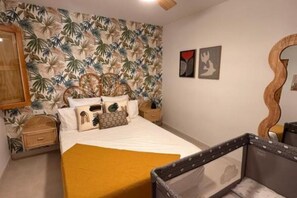 Iron/ironing board, WiFi, bed sheets - Boutique de Bella - Rustic House with a Wine Cellar (Calderón)