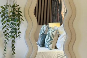 6 bedrooms, iron/ironing board, WiFi, bed sheets - Boutique de Bella - Rustic House with a Wine Cellar (Calderón)