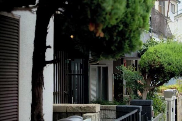 المنشأة من الخارج