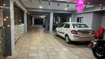 Parkir mandiri gratis