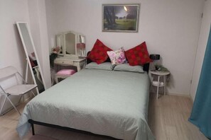 Room - Shin Awaji Building II, 202 Heart House,1 minute from Awaji Station. (Osaka)