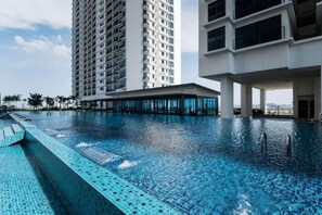 Unclassified image, 5 of 21, button - Lovely Studio Trefoil Near Setia City Mall & SCCC (Shah Alam)