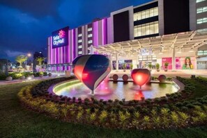 Unclassified image, 2 of 21, button - Lovely Studio Trefoil Near Setia City Mall & SCCC (Shah Alam)