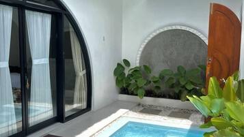 Kolam renang outdoor