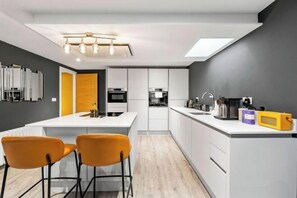 Private kitchen - RÌGH Properties - Luxury West End Artisan Apartment (Edinburgh)
