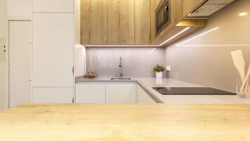 ميكروويف، فرن، موقد طهي مسطح، غسالة أطباق