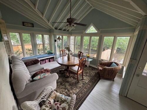 Prime Game Day Retreat: 3 Bedroom Home; Just 10 minutes from Neyland Stadium!