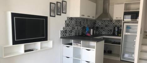 Micro-ondes, cafetière/bouilloire