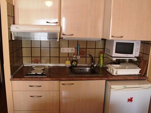 Mikrobølgeovn og kaffetrakter/tekoker