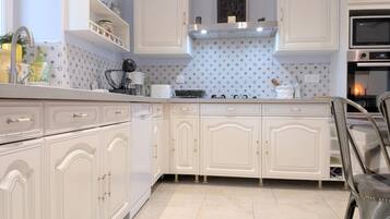 Fridge, microwave, dishwasher