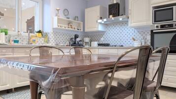 Fridge, microwave, dishwasher