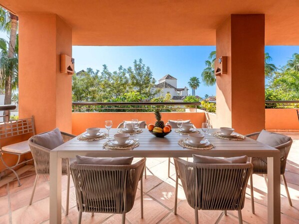 Outdoor dining