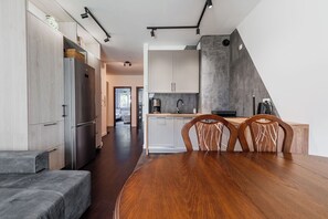 Appartement, vue cour intérieure | Coin séjour