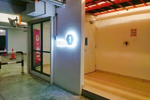 Interior - Legoland -3min Drive at Elysia Park @Happy Wonder Stay-8pax(max)-Pool Garden View-Kids Friendly (Iskandar Puteri)