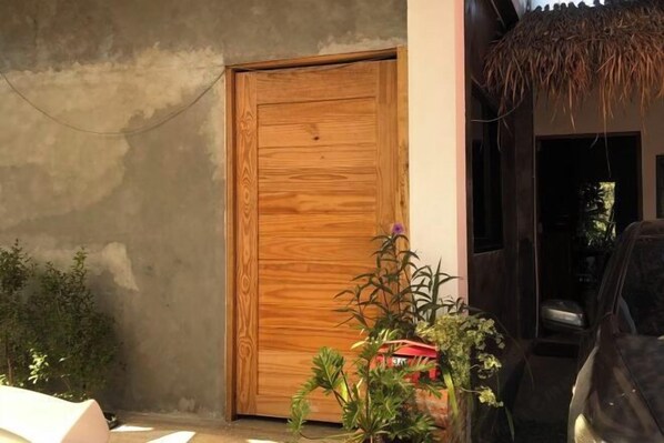 المنشأة من الخارج