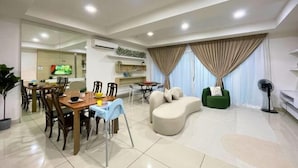 Tempat tidur bayi