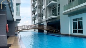 Kolam renang outdoor