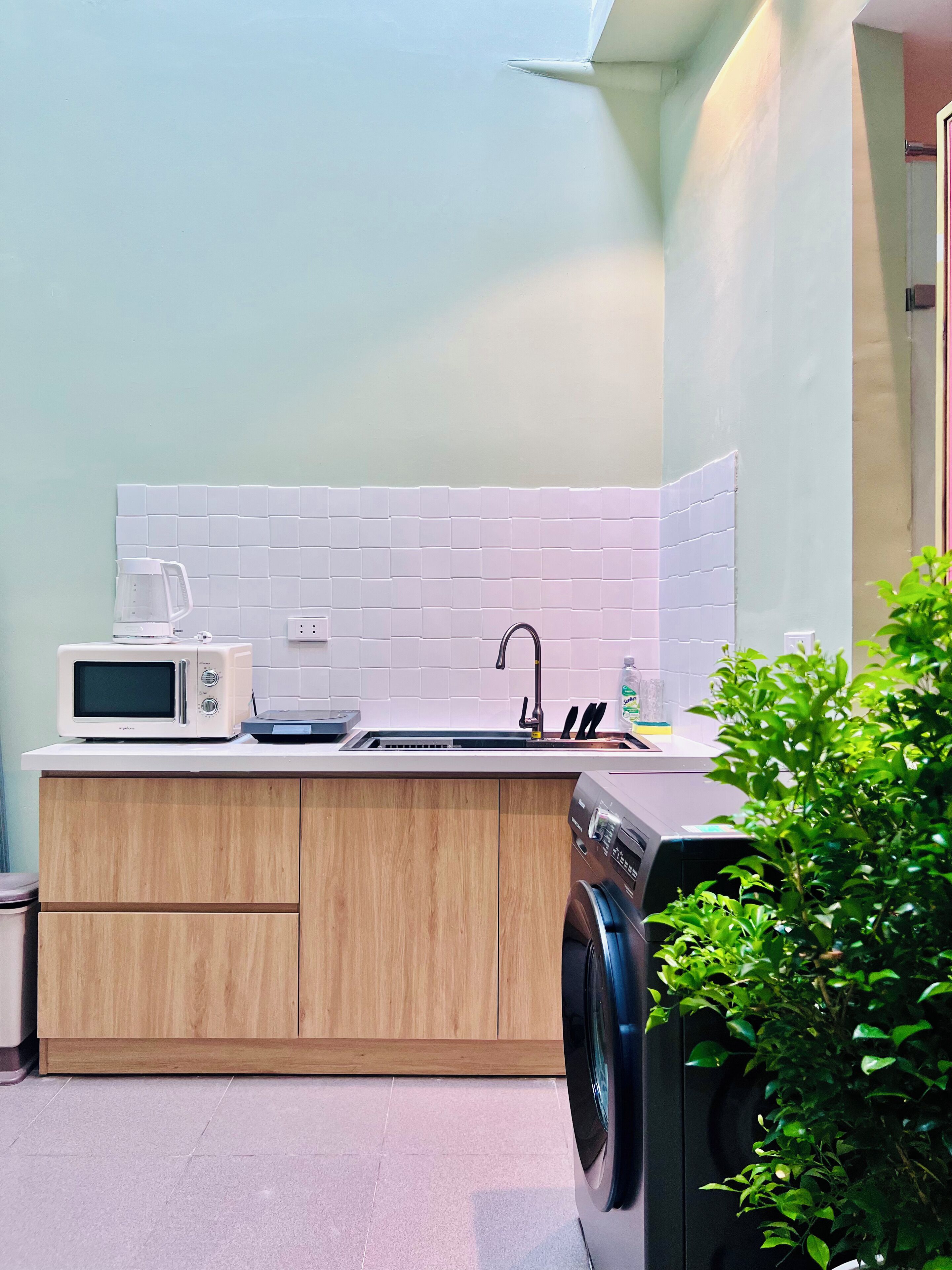 Family Townhome, Patio, City View | Private kitchen