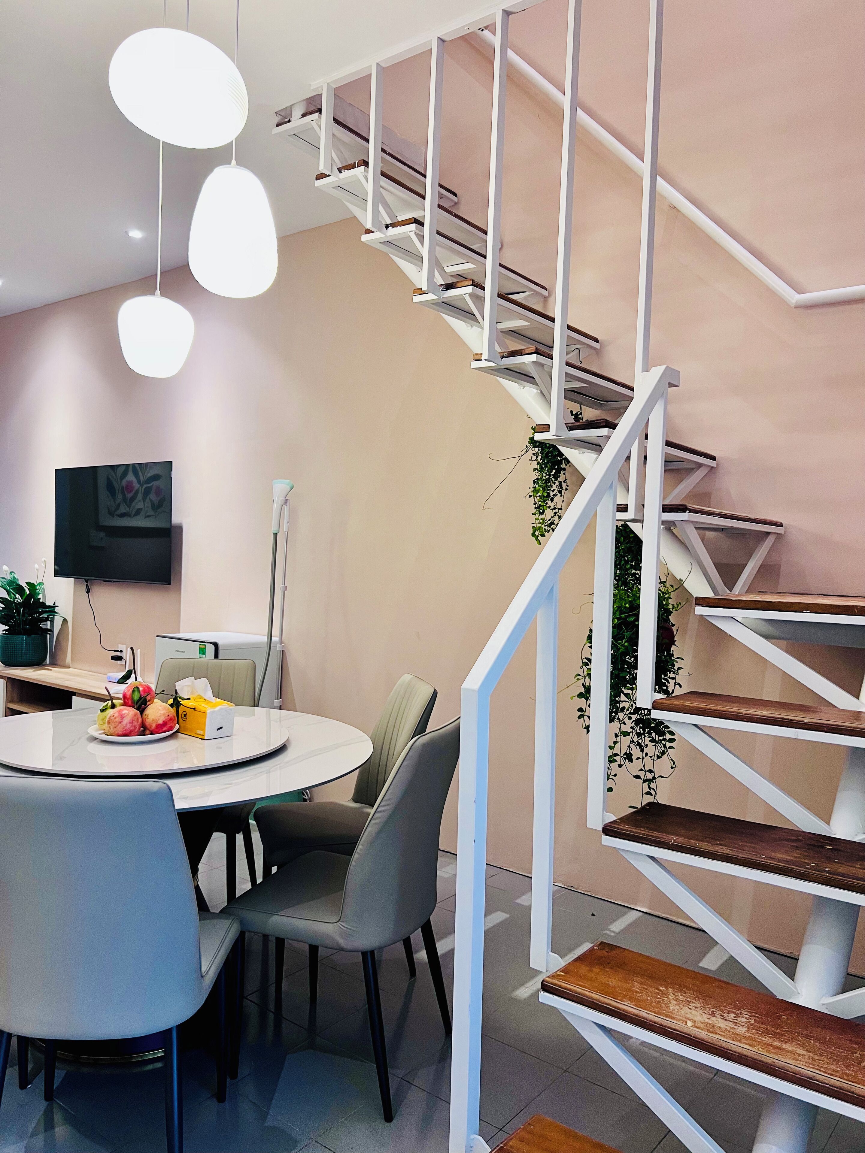 Family Townhome, Patio, City View | Makan dalam bilik