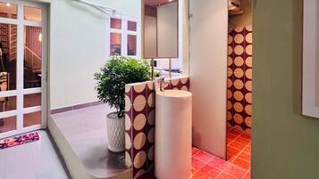 Family Townhome, Patio, City View | Bathroom | Slippers, towels, soap, shampoo