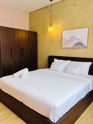 Family Townhome, Patio, City View