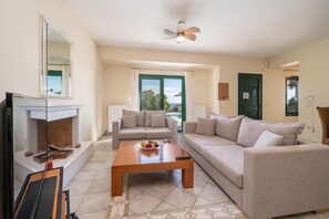 Room - Villa Niki with swimming pool (Elios Proni)