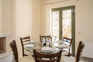 Room - Villa Dinos with swimming pool (Elios Proni)