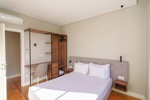 Cots/infant beds - N Apartments - Bolhão (Porto)