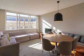 บริเวณนั่งเล่น