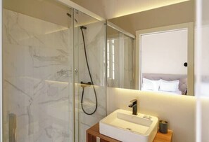 Cribs/infant beds - N Apartments - Bolhão (Porto)