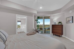 3 bedrooms, internet, bed sheets - 3B/2B WATERSIDE 264 ISLAND CONDO (Fort Myers Beach)