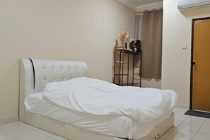 Room - 13 Taman Seraya Homestay (Mantin)