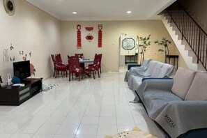 Lobby lounge - 13 Taman Seraya Homestay (Mantin)