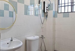 Bathroom - 13 Taman Seraya Homestay (Mantin)
