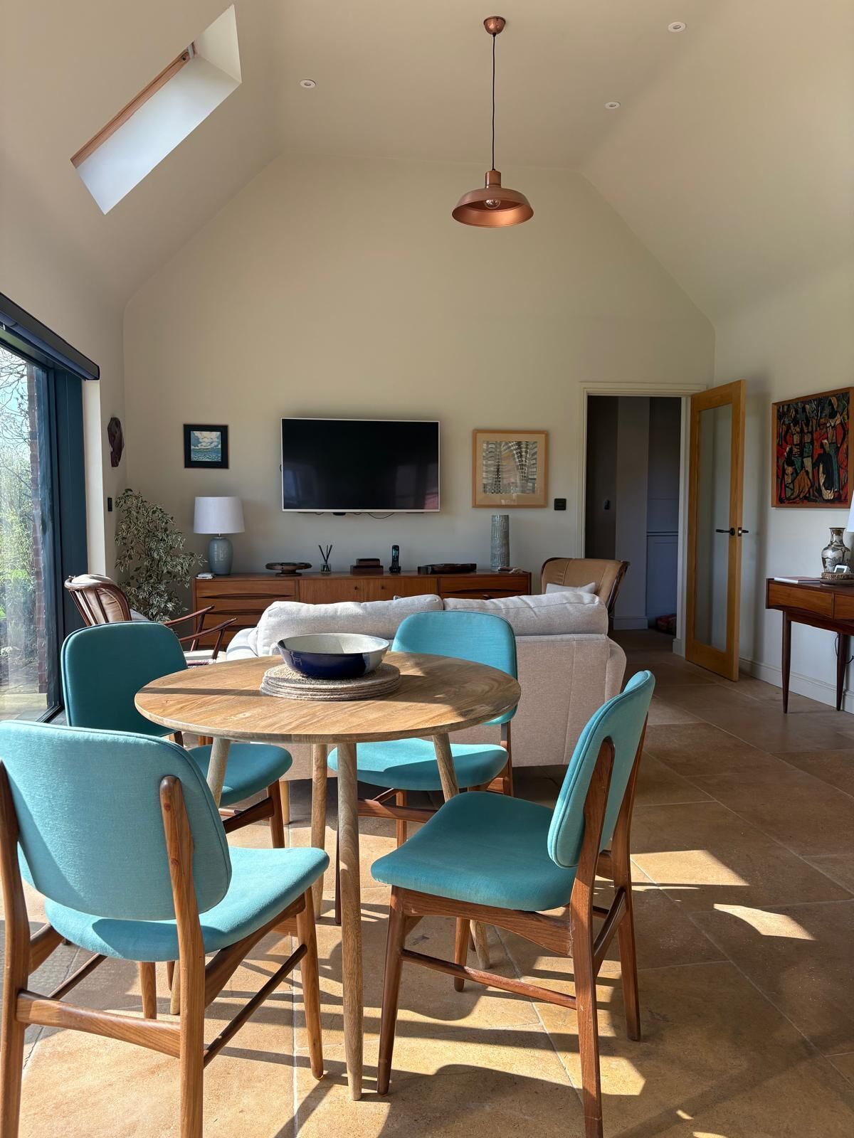 المنشأة من الداخل