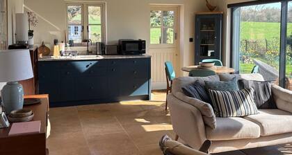 The Bower, Warwickshire, a stylish inviting 2 bedroom cottage set within 5 acres