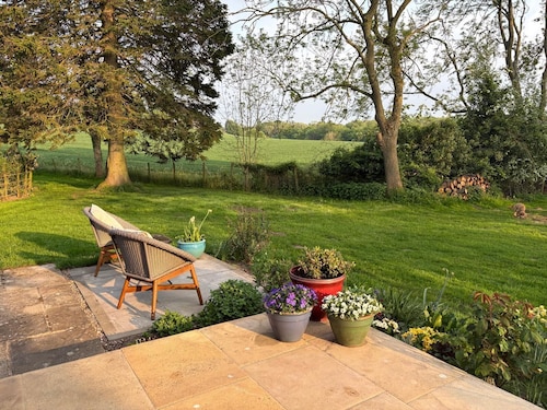 The Bower, Warwickshire, a stylish inviting 2 bedroom cottage set within 5 acres