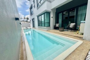 Outdoor pool - 【Ipoh Family Villa】Cheekaaboo｜Private Pool + Kids Play Area｜6BR with Bathtub (Ipoh)