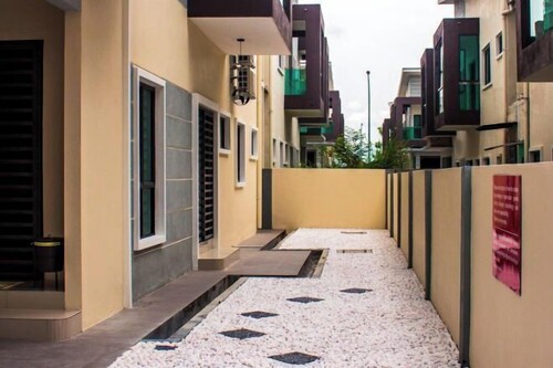 Tropical Livings Meru Ipoh Homestay