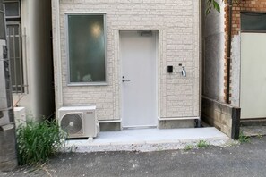 Unclassified image, 5 of 11, button - SunStay Higashinakano (Tokyo)