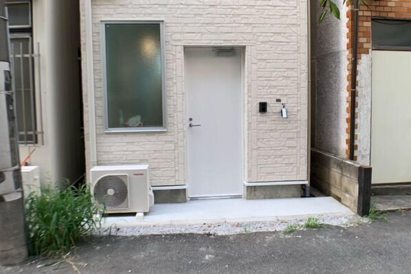 Exterior detail - SunStay Higashinakano (Tokyo)