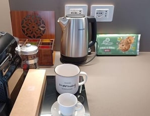 กาแฟและ/หรือเครื่องทำกาแฟ