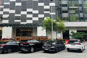 Self-parking (surcharge)