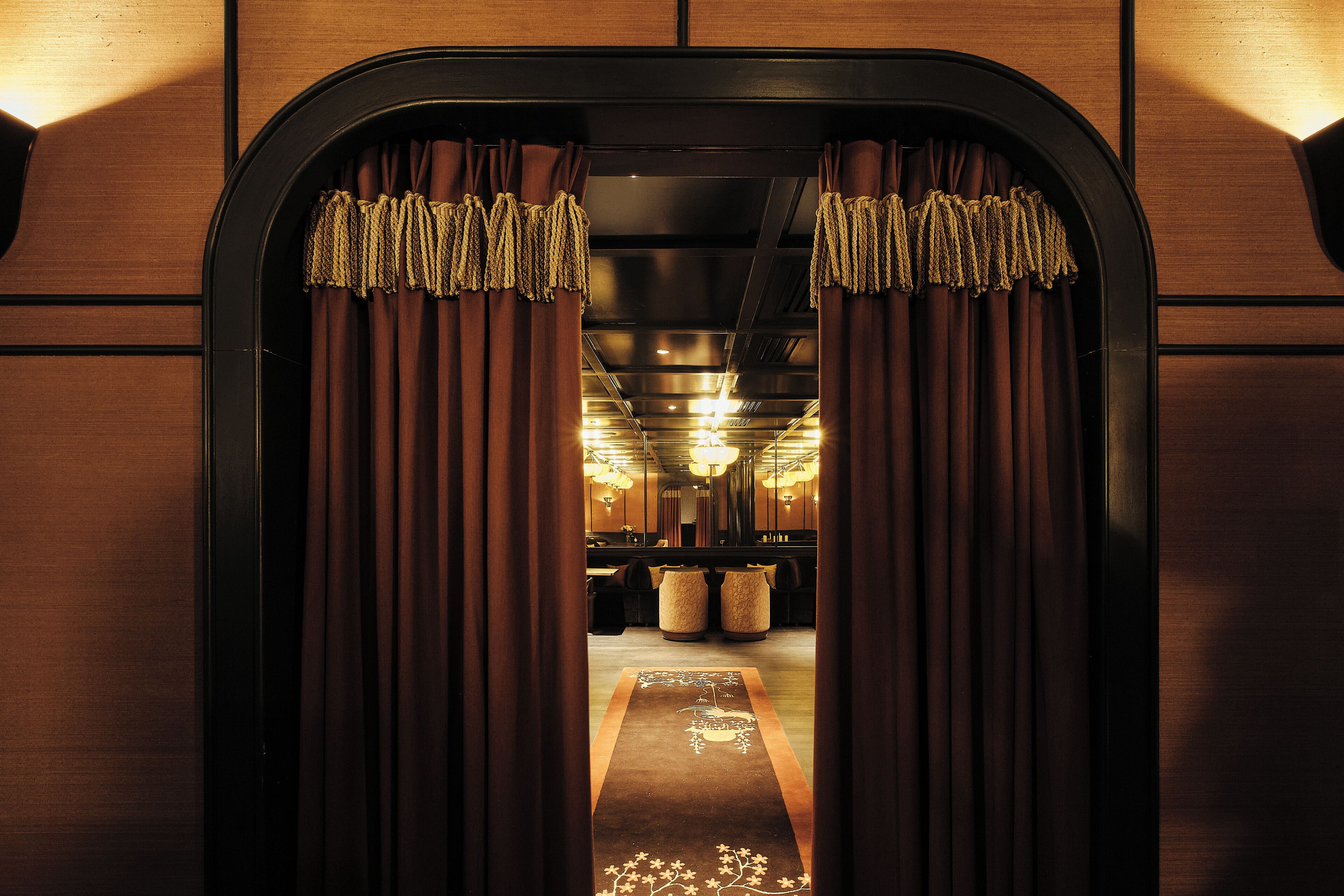 아침 식사 및 저녁 식사 제공