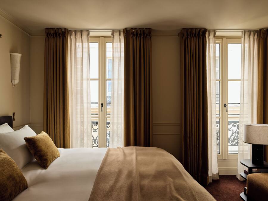 Dobbeltrom – executive, byutsikt | Safe på rommet, blendingsgardiner, lydisolert og strykejern/-brett