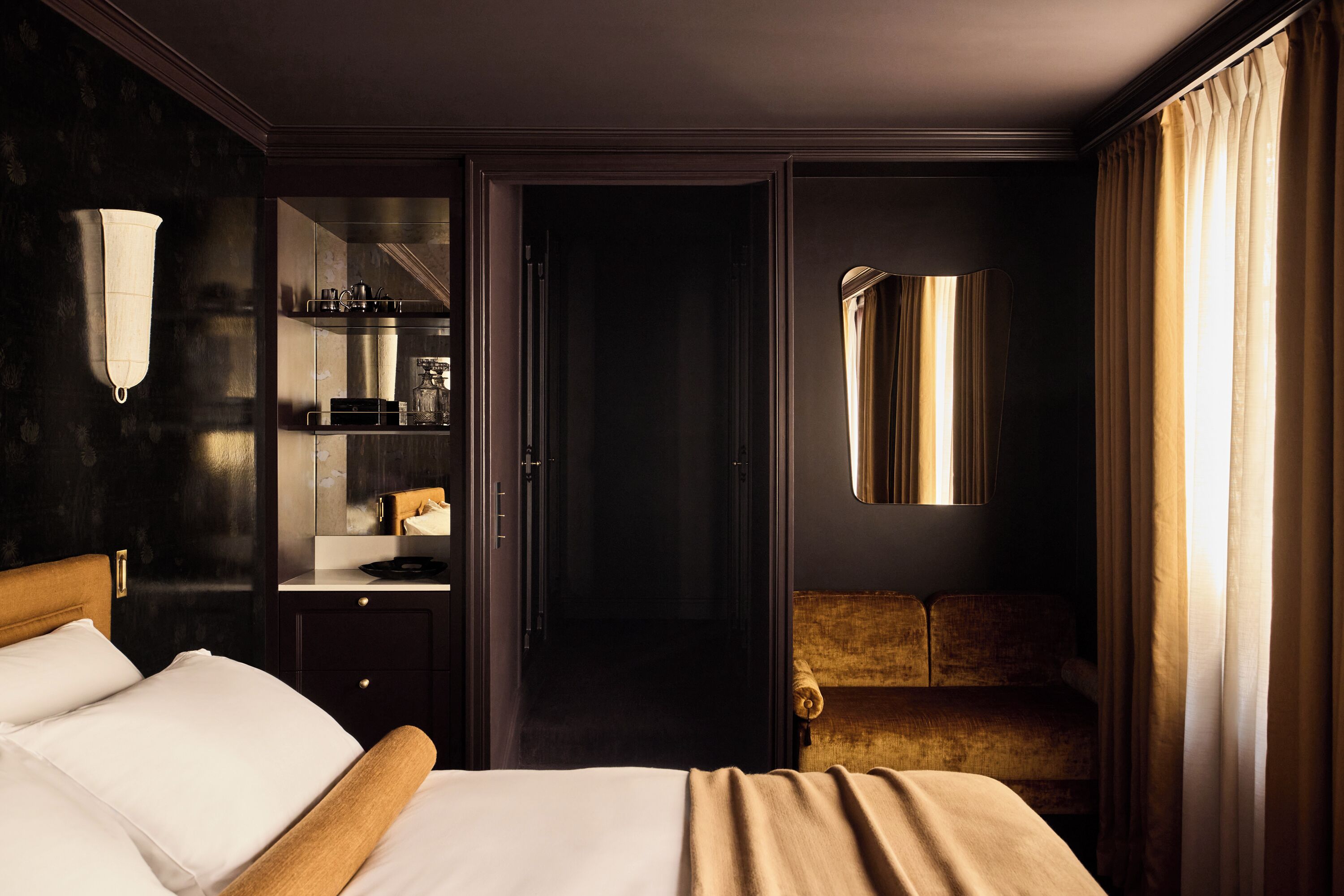 Caja de seguridad en la habitación y cortinas blackout 