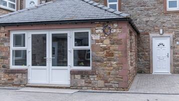 Mặt tiền nơi lưu trú