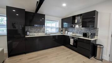 Apartemen Comfort, 2 kamar tidur, Bebas Asap Rokok | Dapur pribadi | Ketel listrik dan pemanggang roti