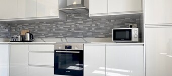 Eden Grove by Guestz