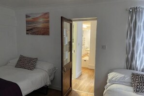 Unclassified image, 5 of 11, button - Studio room Brighton city centre (Brighton)
